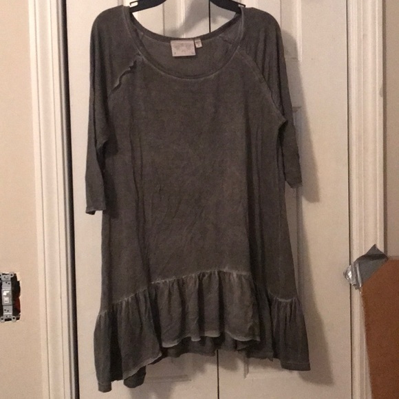 super cute dark grey half sleeved top - Picture 1 of 2